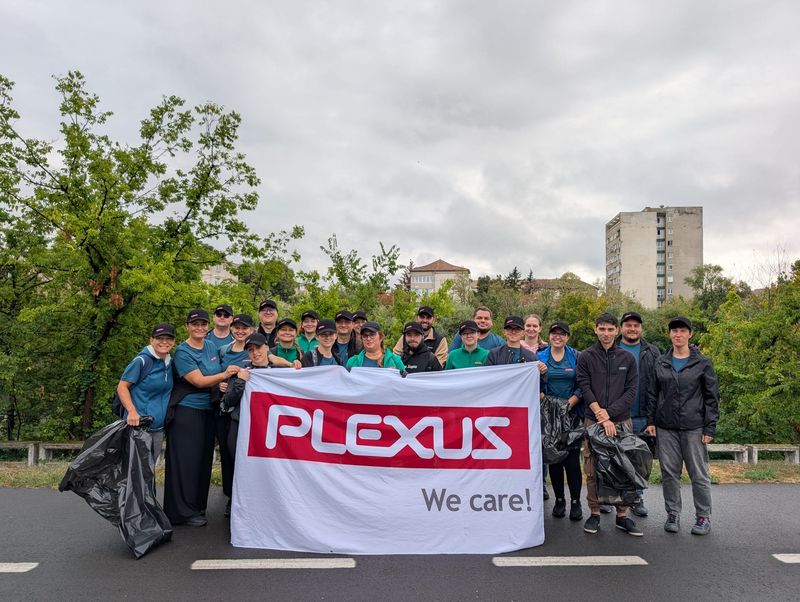 23 de voluntari Plexus au curățat malurile Crișului Repede
