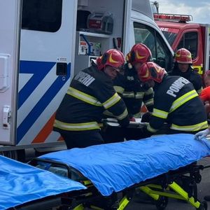 Accident pe centura Băile Felix: patru persoane, inclusiv un copil, la spital