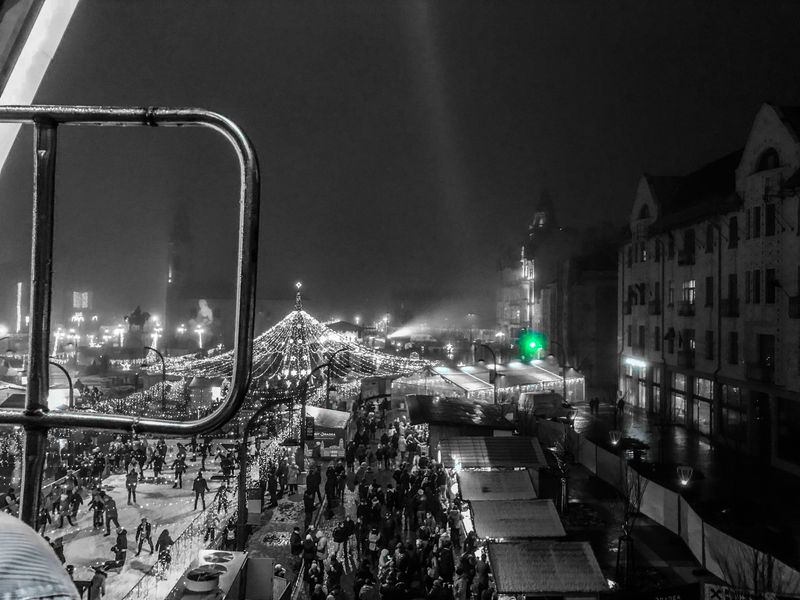 Piața Unirii din Oradea, seară de iarnă (decembrie)