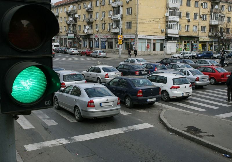 Amenda care îi pândește pe șoferii orădeni la semafor: de ce verdele nu te scapă de sancțiune