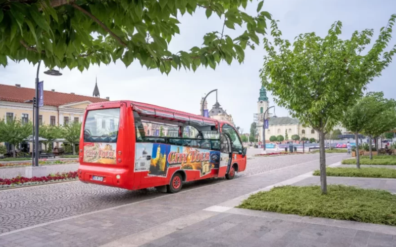 Autobuzul turistic circulă pe 15 și 16 august din Piața Unirii