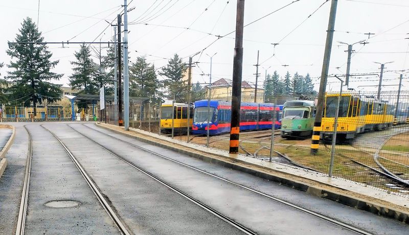 Tramvai OTL pe stradă în Oradea
