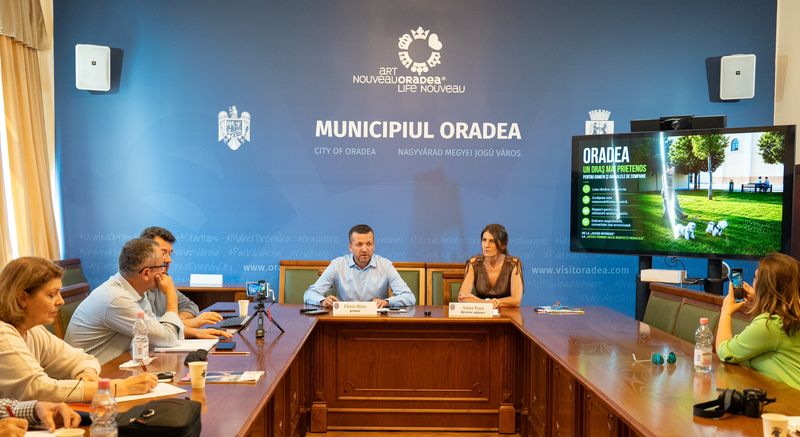 Oradea se declară «oraș prietenos cu animalele», cu lesă și reguli stricte