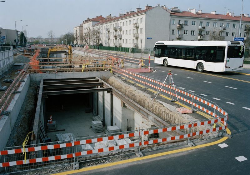 Orădenii plătesc 33 de milioane de lei din buzunar pentru pasajul Decebal și 8 autobuze