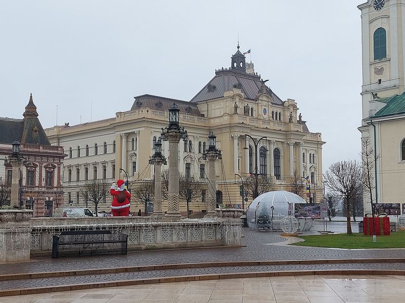 Piața Unirii din Oradea, zonă centrală cu parcare stradală