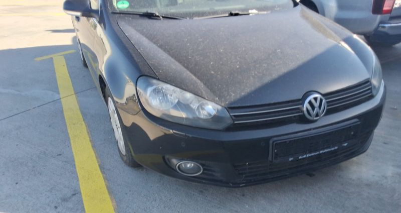 Patru mașini fără numere, abandonate pe strada Ogorului din Oradea