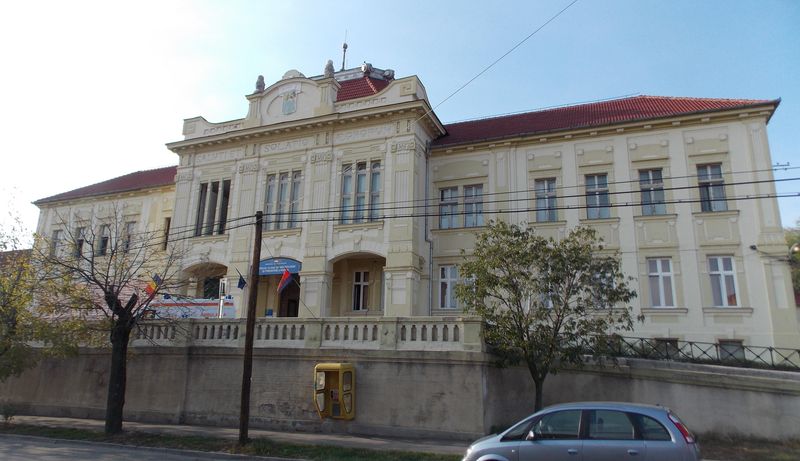 Spitalul de neuropsihiatrie din Oradea — clădire publică, vedere peisaj