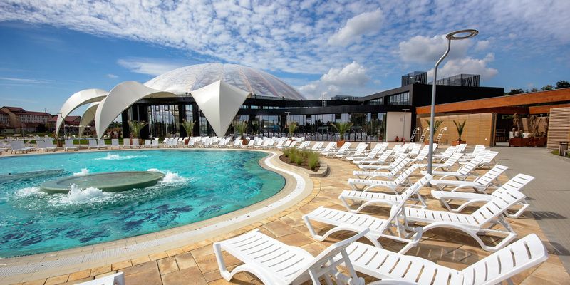 Bazinele exterioare de la Aquapark Nymphaea din Oradea